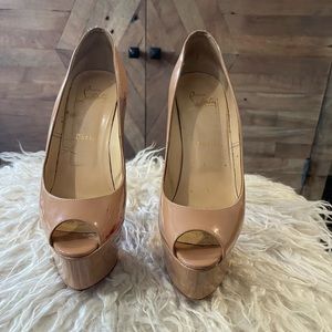 CHRISTIAN LOUBOUTIN LADY PEEP PUMP 38